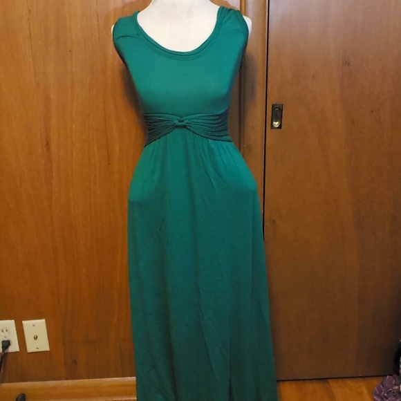 Max Studio Dresses & Skirts - Max Studio Maxi Dress, Size small